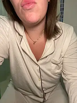 Snapshot of lilylush24 chatting on 02.26.25 lilylush24 online show from 02.26.25