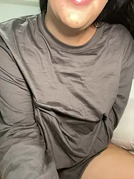 Snapshot of lilylush24 chatting on 03.19.25 lilylush24 online show from 03.19.25