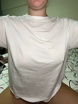 Snapshot of lilylush24 chatting on 03.21.25 lilylush24 online show from 03.21.25