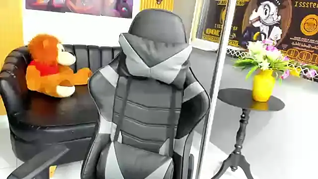 salvadorgomezx online show from 12.17.24