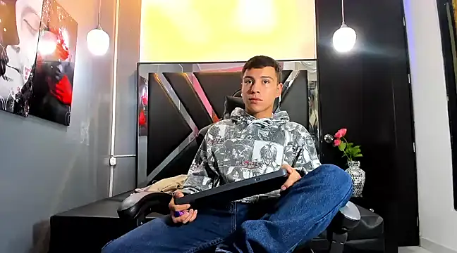 salvadorgomezx online show from 12.30.24