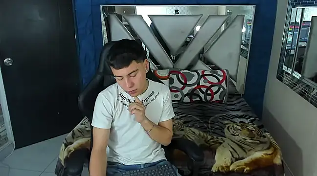 salvadorgomezx online show from 01.23.25