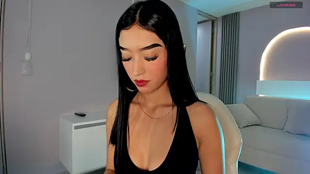 millieskinny  online show from 10.14.25