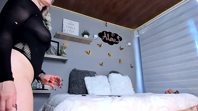 Alexasmith06 online show from 06.12.26