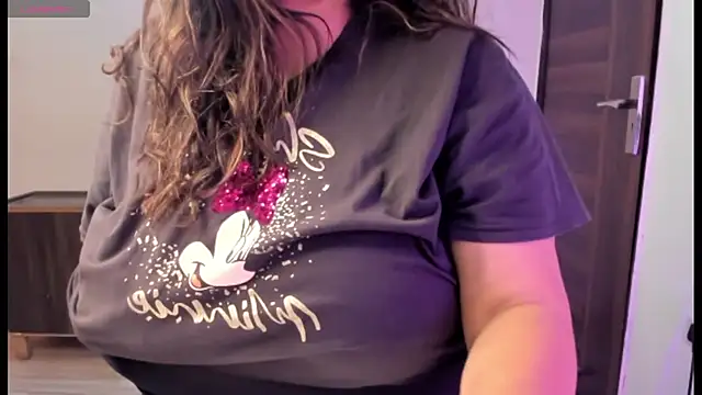 Gulabi Queen online show from 03.15.25