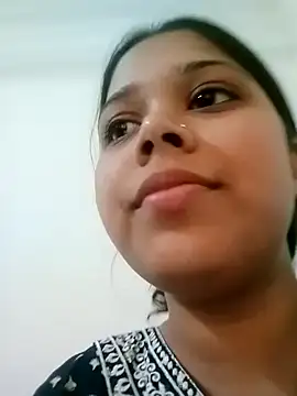 Arohi is Live online show from 02.18.25