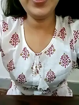 Arohi is Live online show from 03.16.25