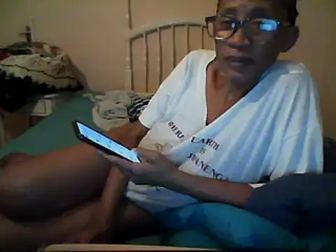 Snapshot of bustybillies chatting on 02.14.25 bustybillies online show from 02.14.25