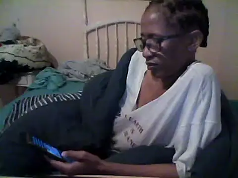 Snapshot of bustybillies chatting on 02.18.25 bustybillies online show from 02.18.25