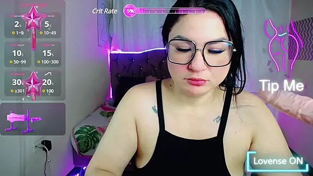 Snapshot of _curvy_latina chatting on 03.03.25 curvy latina online show from 03.03.25