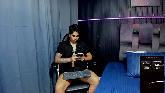 ZhoeStrong online show from 10.23.25