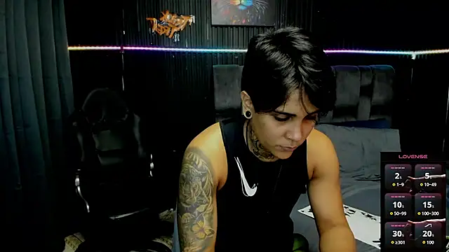 ZhoeStrong online show from 10.31.25