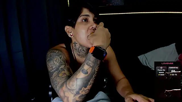 ZhoeStrong online show from 11.13.25