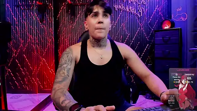 Snapshot of ZhoeStrong chatting on 02.18.26 ZhoeStrong online show from 02.18.26