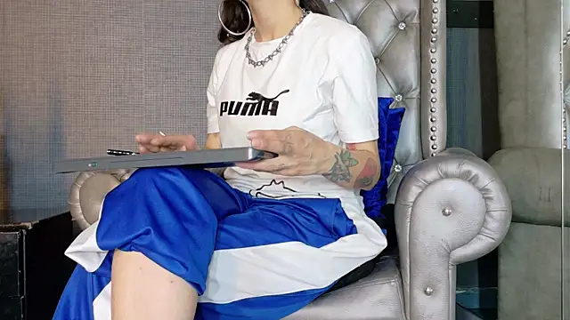 Snapshot of LusstCruella chatting on 10.19.25 LusstCruella online show from 10.19.25