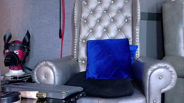 Snapshot of LusstCruella chatting on 10.24.25 LusstCruella online show from 10.24.25