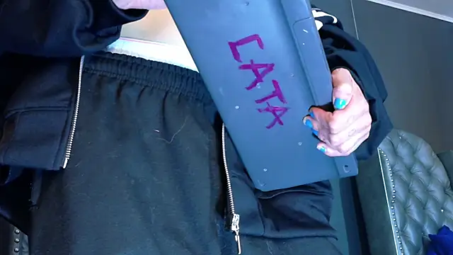 Snapshot of LusstCruella chatting on 12.05.25 LusstCruella online show from 12.05.25