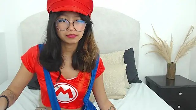 Snapshot of Yommi_Winx chatting on 02.09.25 Yommi Winx online show from 02.09.25