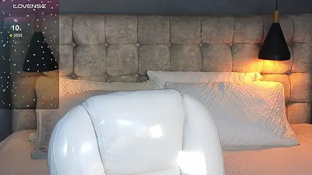 Laia and Aloby online show from 11.22.25