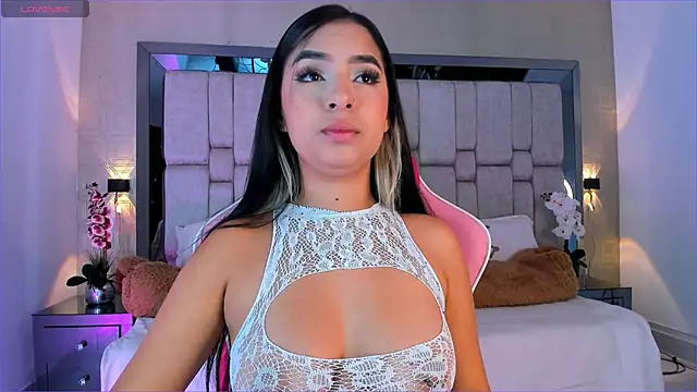 Snapshot of _SofiaCortez_ chatting on 01.03.25 SofiaCortez online show from 01.03.25