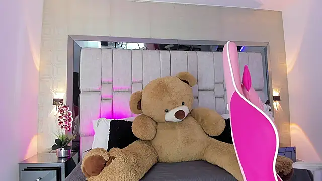 Snapshot of _SofiaCortez_ chatting on 01.14.25 SofiaCortez online show from 01.14.25