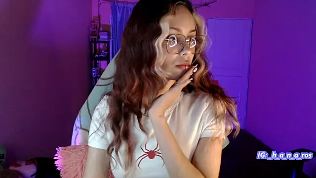 Snapshot of 7Hana7 chatting on 10.27.25 7Hana7 online show from 10.27.25