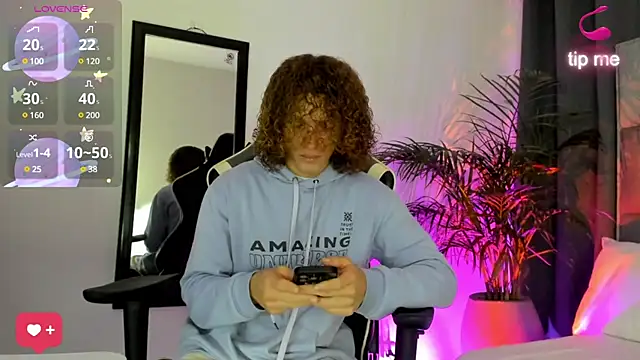 All3ssandr0 online show from 12.04.24