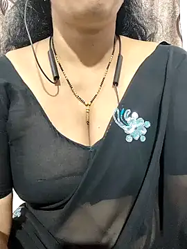 Snapshot of bhuvana555 chatting on 12.08.24 bhuvana555 online show from 12.08.24
