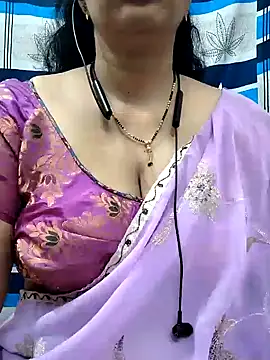 Snapshot of bhuvana555 chatting on 12.10.24 bhuvana555 online show from 12.10.24