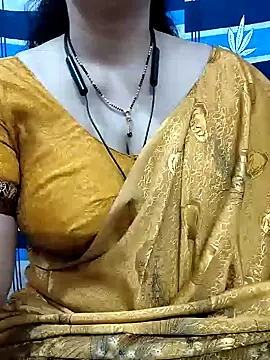 Snapshot of bhuvana555 chatting on 12.17.24 bhuvana555 online show from 12.17.24