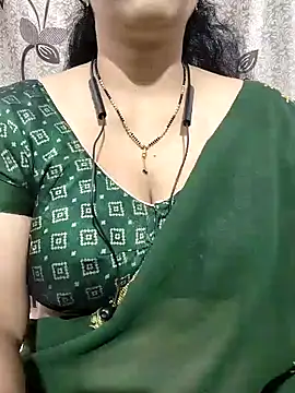 Snapshot of bhuvana555 chatting on 12.25.24 bhuvana555 online show from 12.25.24