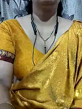 Snapshot of bhuvana555 chatting on 12.29.24 bhuvana555 online show from 12.29.24