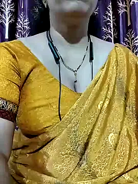Snapshot of bhuvana555 chatting on 01.02.25 bhuvana555 online show from 01.02.25