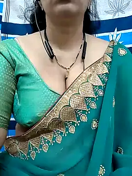 Snapshot of bhuvana555 chatting on 01.08.25 bhuvana555 online show from 01.08.25