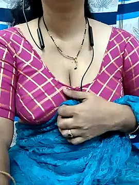 Snapshot of bhuvana555 chatting on 01.15.25 bhuvana555 online show from 01.15.25