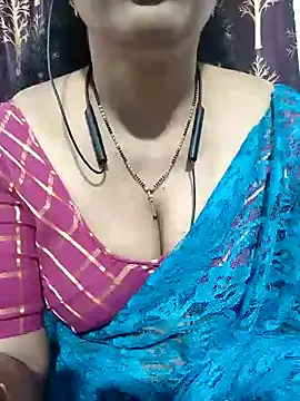 Snapshot of bhuvana555 chatting on 01.15.25 bhuvana555 online show from 01.15.25