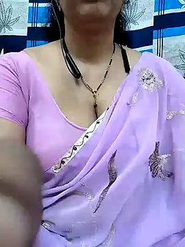 Snapshot of bhuvana555 chatting on 01.25.25 bhuvana555 online show from 01.25.25