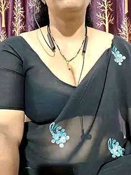 Snapshot of bhuvana555 chatting on 01.25.25 bhuvana555 online show from 01.25.25