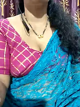 Snapshot of bhuvana555 chatting on 02.01.25 bhuvana555 online show from 02.01.25