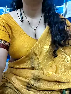 Snapshot of bhuvana555 chatting on 02.04.25 bhuvana555 online show from 02.04.25