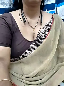 Snapshot of bhuvana555 chatting on 02.05.25 bhuvana555 online show from 02.05.25