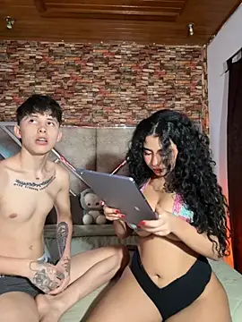 Snapshot of G_Poseidon_y_Cloe chatting on 11.30.25 G Poseidon y Cloe online show from 11.30.25