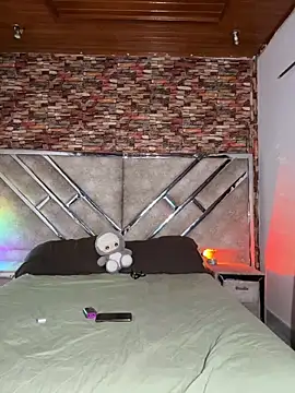 Snapshot of G_Poseidon_y_Cloe chatting on 12.13.25 G Poseidon y Cloe online show from 12.13.25