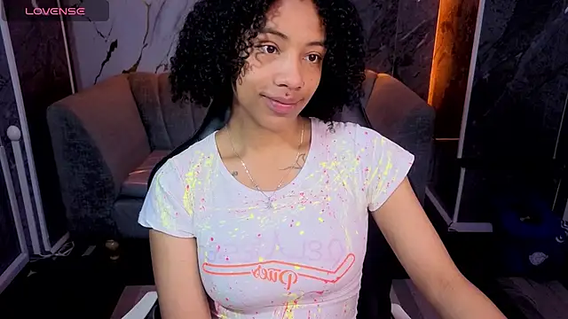 Snapshot of Violeth_b chatting on 11.27.25 Violeth b online show from 11.27.25