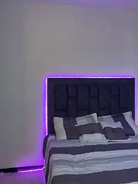 Snapshot of IssabellaLopez chatting on 10.29.25 IssabellaLopez online show from 10.29.25