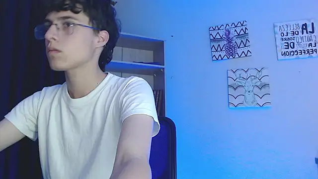 Snapshot of Jeam_hot chatting on 12.18.24 Jeam hot online show from 12.18.24