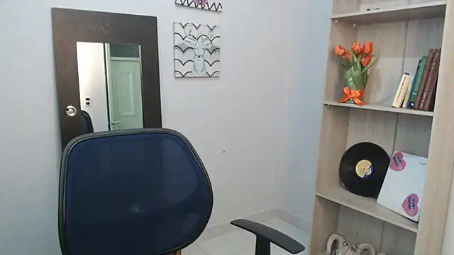 Snapshot of Jeam_hot chatting on 12.22.24 Jeam hot online show from 12.22.24