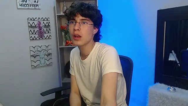 Snapshot of Jeam_hot chatting on 01.22.25 Jeam hot online show from 01.22.25