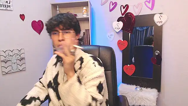 Snapshot of Jeam_hot chatting on 03.06.25 Jeam hot online show from 03.06.25