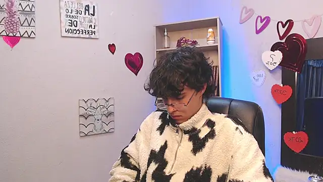 Snapshot of Jeam_hot chatting on 03.07.25 Jeam hot online show from 03.07.25